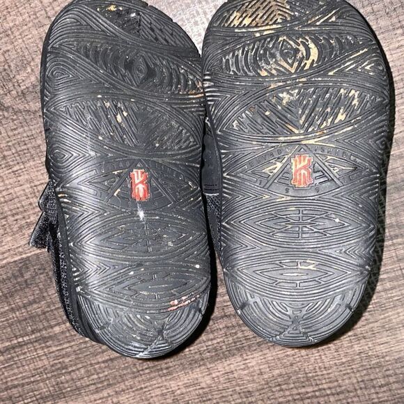 Nike Kyrie Irving toddler black 6C - Picture 5 of 6